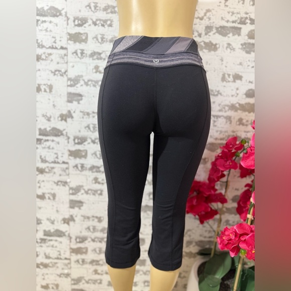 lululemon athletica Black and Gray Leggings - Picture 2 of 5